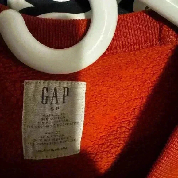 Gap  sweatshirt - Picture 2 of 3